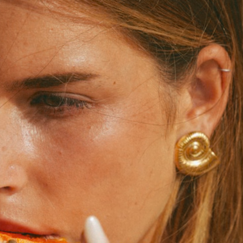 Gold Shell Earrings - Picture 4 of 4